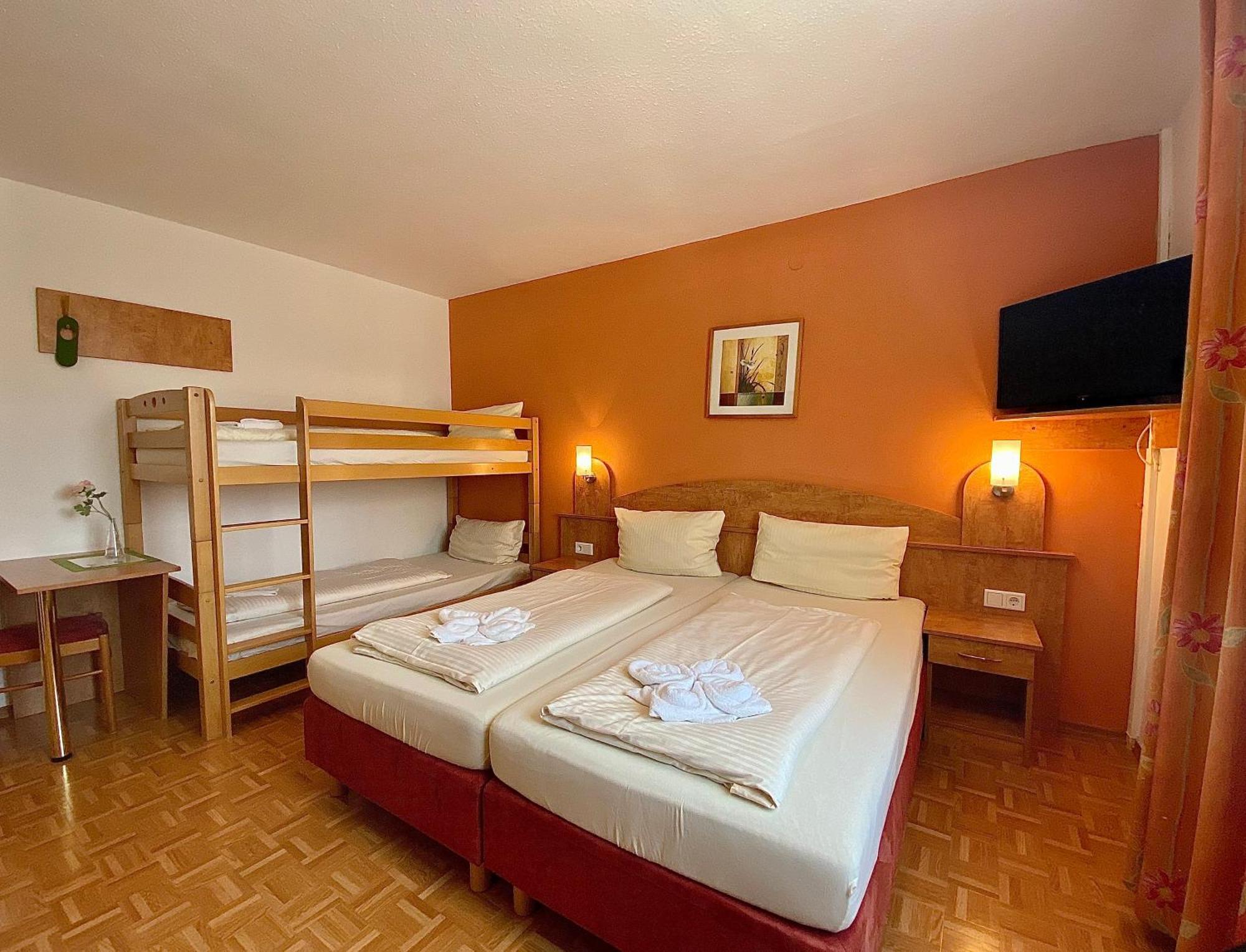 Hotel Gasthof Rose Γκούνζμπουργκ Εξωτερικό φωτογραφία
