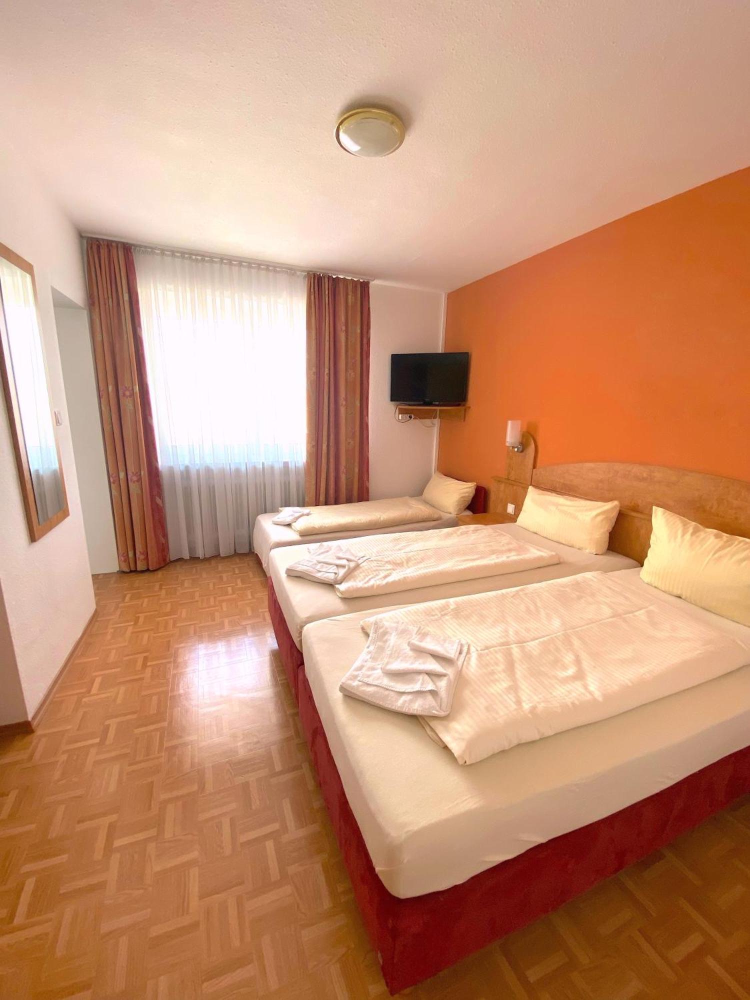 Hotel Gasthof Rose Γκούνζμπουργκ Εξωτερικό φωτογραφία