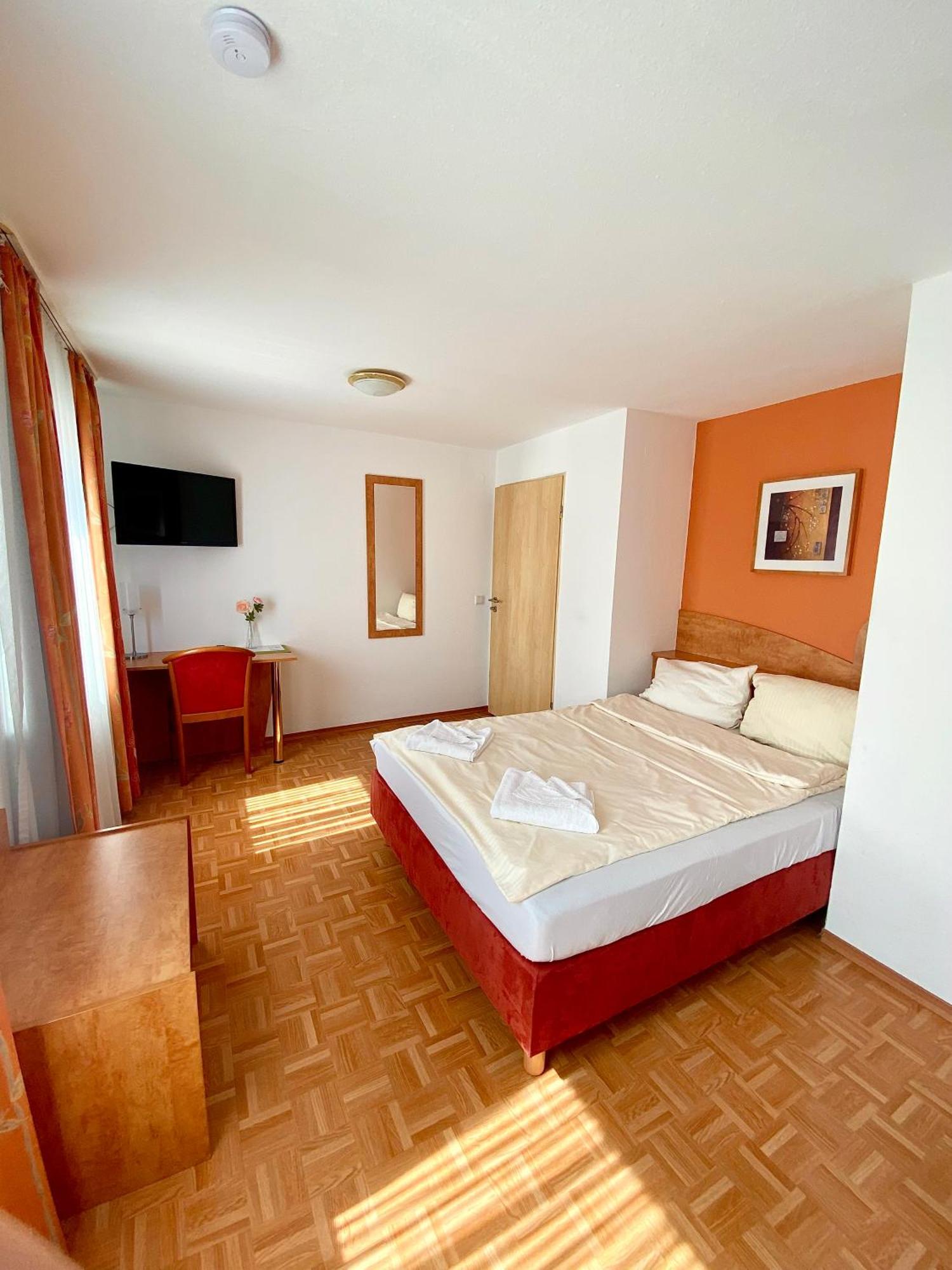 Hotel Gasthof Rose Γκούνζμπουργκ Εξωτερικό φωτογραφία